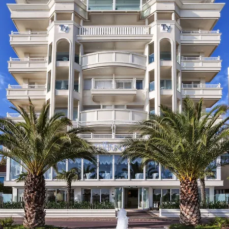 Tiffany's Szálloda 4*