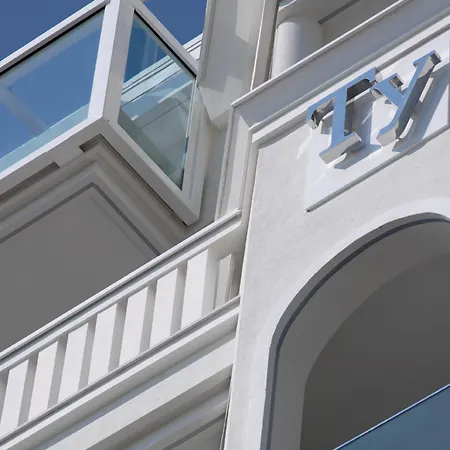 蒂法尼酒店 里乔内